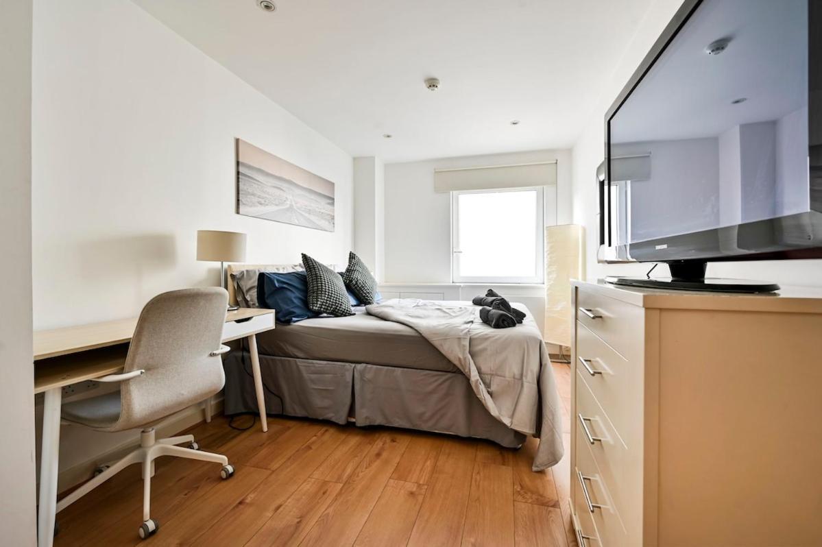 Luxury 3 Bed Next Victoria Station Apartment London Exterior photo