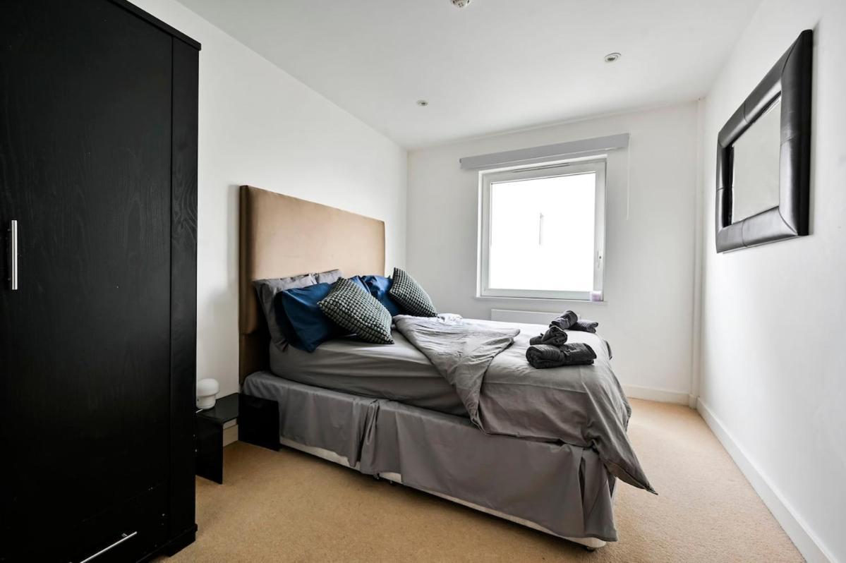 Luxury 3 Bed Next Victoria Station Apartment London Exterior photo